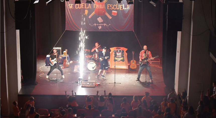 el rock se cuela en la escuela - el teatro infantil aporta muchos beneficios