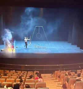 Huércal-Overa reúne a 600 escolares del Levante almeriense en torno al teatro